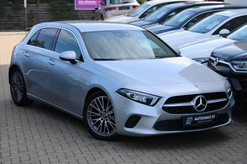 Gebraucht Mercedes A180 136 PS (100 kW) 2021 Iridiumsilber Limousine