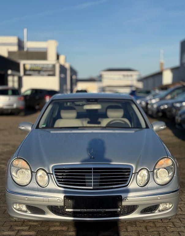Gebraucht Mercedes E350 272 PS (200 kW) 2005 Silber Limousine