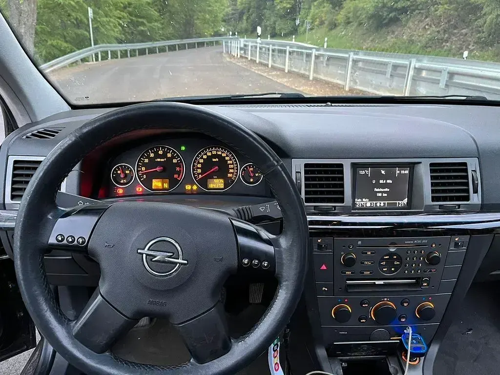 Gebraucht Opel Signum Elegance 211 PS (155 kW) 2003 Schwarz Kleinwagen