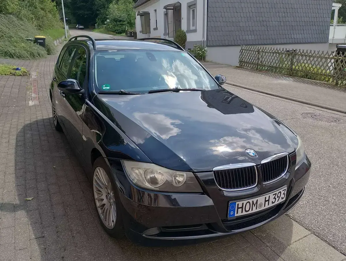 Gebraucht BMW 318 129 PS (94 kW) 2007 Schwarz Kombi