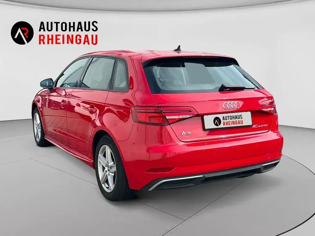 Gebraucht Audi e-tron Advanced 204 PS (150 kW) 2020 Tangorot metallic (metallic) SUV