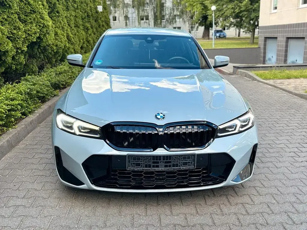 Gebraucht BMW 330 M Sport 286 PS (210 kW) 2024 Brooklyn grau metallic Limousine