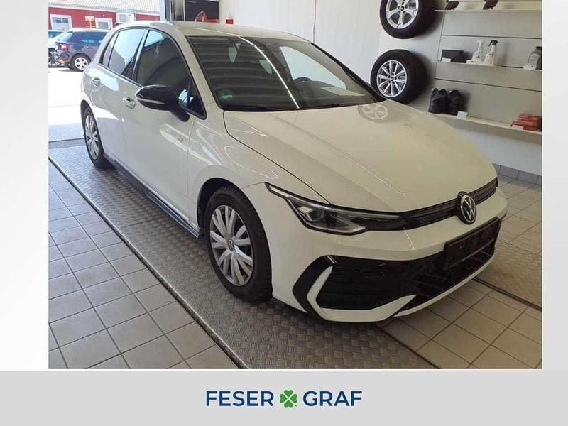 Pure white Gebraucht 2024 VW Golf VIII R-line Limousine | 29.740 € (Guter Preis) - Bild 1/4