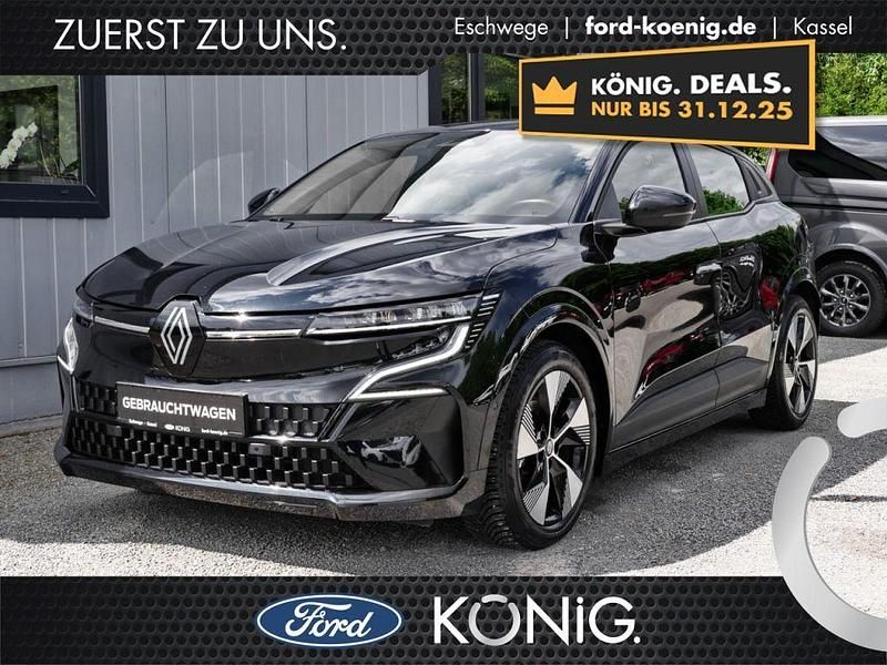 Blackpearlschwarz (metallic) Gebraucht 2022 Renault Mégane IV Evolution Limousine | 22.950 € - Bild 1/4