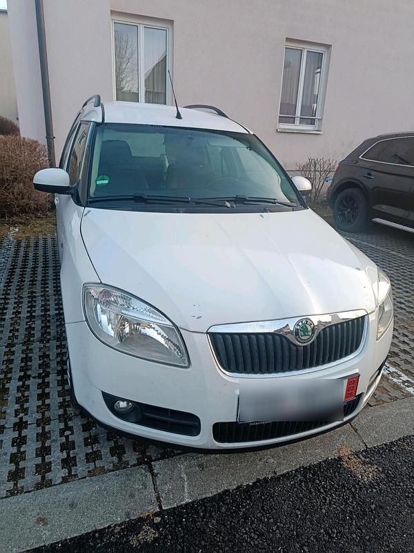 Gebraucht Skoda Roomster 116 PS (85 kW) 2008 Weiß Van / Kleinbus