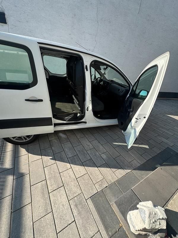 Używany VW Golf VII 90 KM (66 kW) 2013 Biały Sedan/Limuzyna