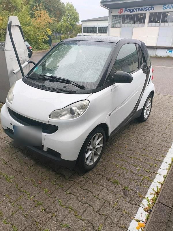 Weiß Gebraucht 2010 Smart ForTwo Coupé Kleinwagen | 1.750 € (Superpreis) - Bild 1/4