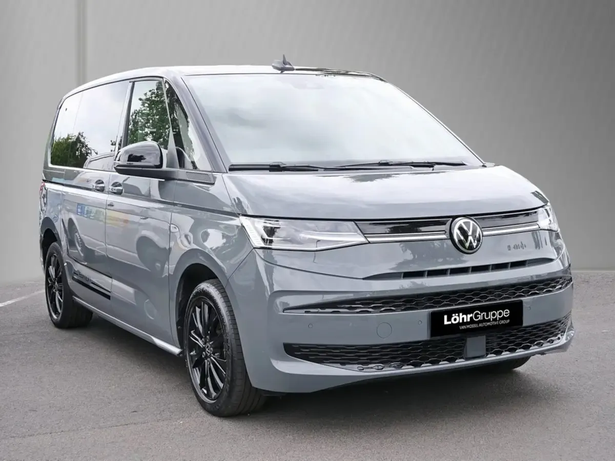Gebraucht VW Multivan Edition 150 PS (110 kW) 2023 Grau Van / Kleinbus