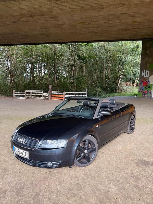 Schwarz Gebraucht 2002 Audi A4 Cabriolet Sport Cabrio | 7.290 € - Bild 1/4