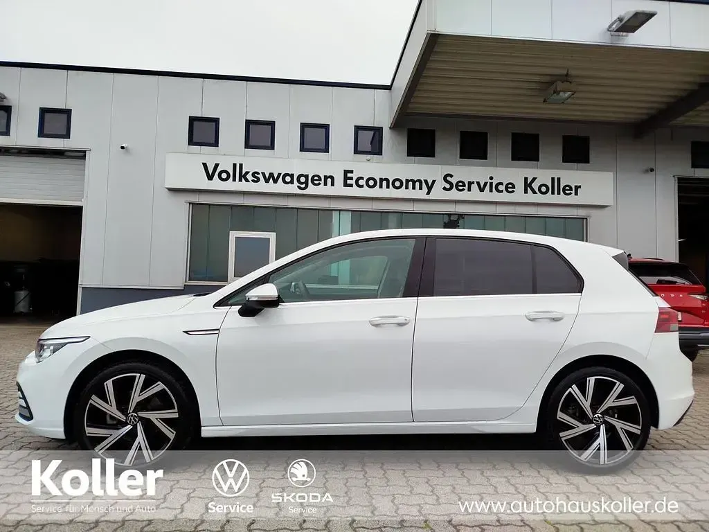 Gebraucht VW Golf VIII Style 150 PS (110 kW) 2024 Weiß Limousine