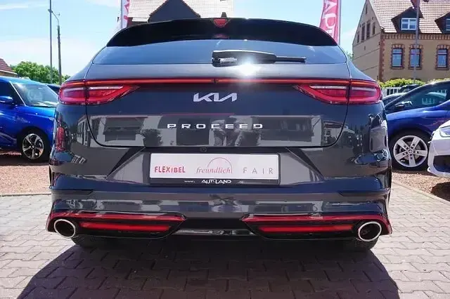 Gebraucht Kia ProCeed GT 204 PS (150 kW) 2023 Pentametal metallic grau Kombi