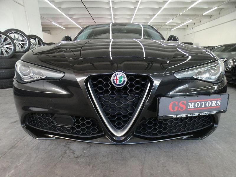 Gebraucht Alfa Romeo Giulia 150 PS (110 kW) 2017 Schwarz Limousine