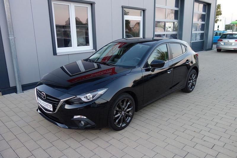 Schwarz Gebraucht 2016 Mazda 3 Nakama Limousine | 13.990 € (Fairer Preis) - Bild 1/4