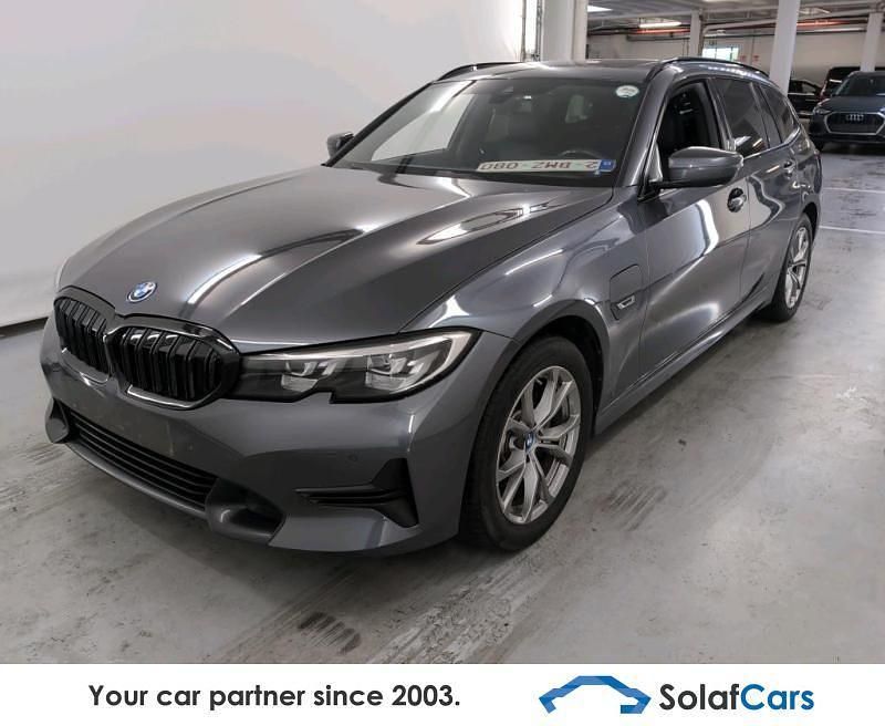 Grau Gebraucht 2022 BMW 320e Sport Line Limousine | 18.392 € (Fairer Preis) - Bild 1/4