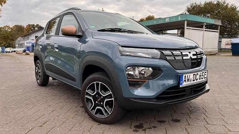 Blau Gebraucht 2024 Dacia Spring Extreme Kleinwagen | 15.999 € - Bild 1/4