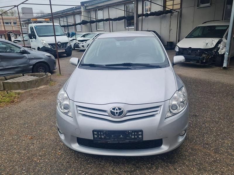 Gebraucht Toyota Auris 99 PS (72 kW) 2010 Grau Kleinwagen