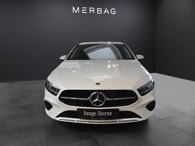 Gebraucht Mercedes A200 Progressive 163 PS (119 kW) 2024 Polarweiss Limousine