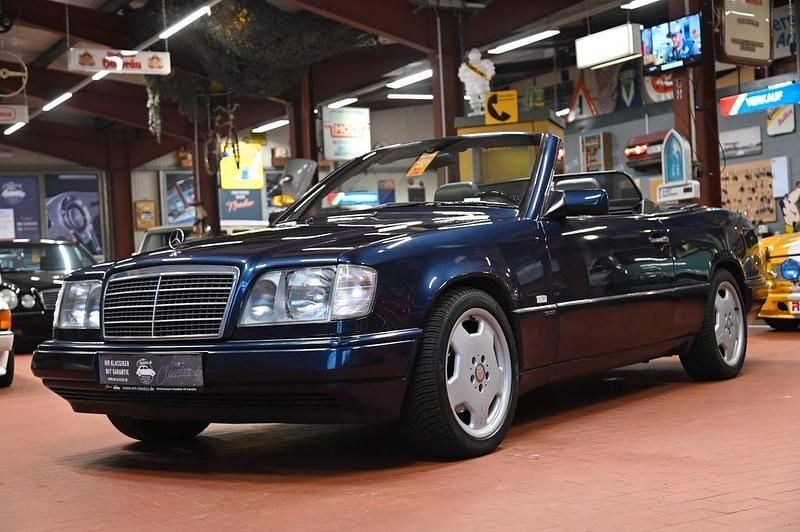Gebraucht Mercedes E320 Edition 220 PS (161 kW) 1997 Blau Cabrio