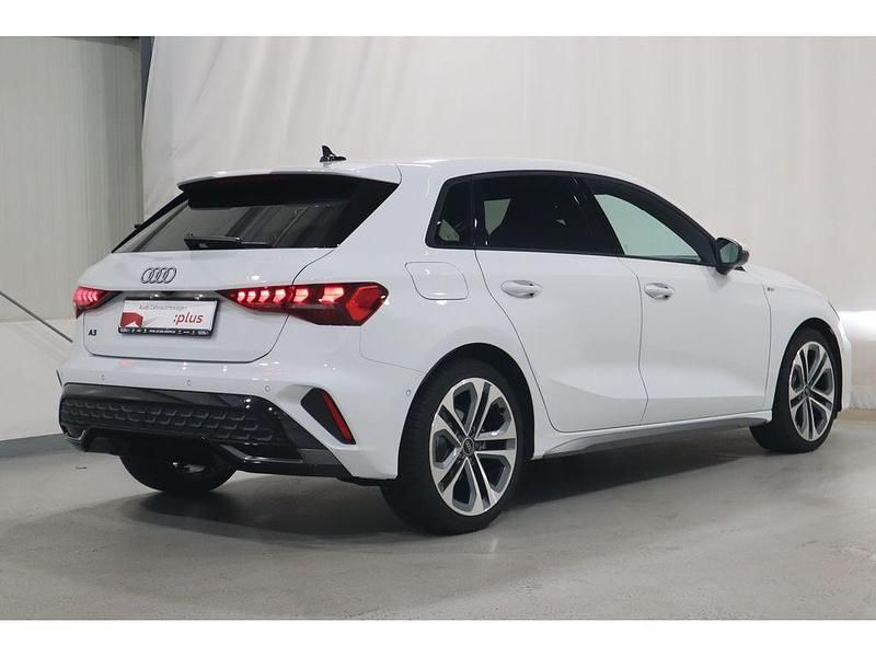 Gebraucht Audi A3 S-Line 150 PS (110 kW) 2025 Gletscherweiß metallic Limousine