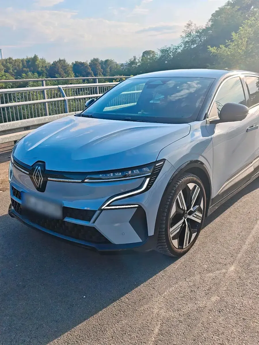 Gebraucht Renault Megane E-Tech Iconic 161 kW (220 PS) 2022 Grau SUV
