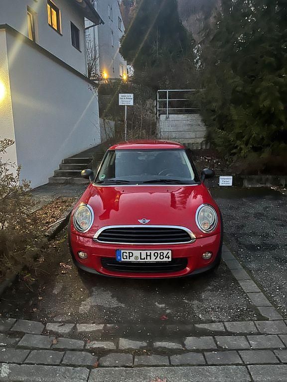 Rot Gebraucht 2011 Mini ONE Kleinwagen | 4.250 € (Fairer Preis) - Bild 1/4