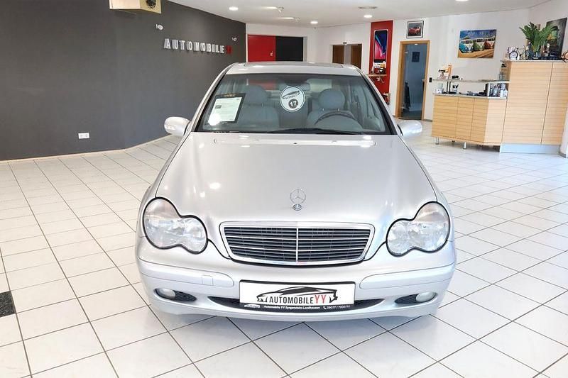 Gebraucht Mercedes C220 Classic 143 PS (105 kW) 2000 Silber Limousine