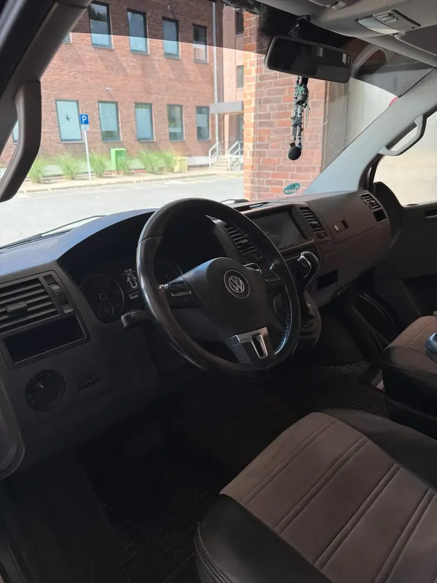 Gebraucht VW Multivan 140 PS (102 kW) 2010 Braun Van / Kleinbus