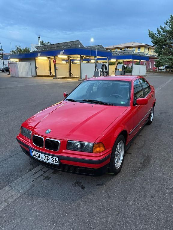 Rot Gebraucht 1997 BMW 316 Limousine | 4.200 € (Etwas zu teuer) - Bild 1/4