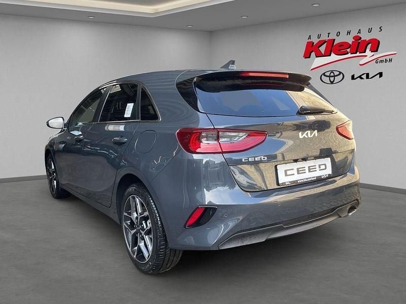 Gebraucht Kia Ceed 140 PS (102 kW) 2025 Schwarz Kleinwagen