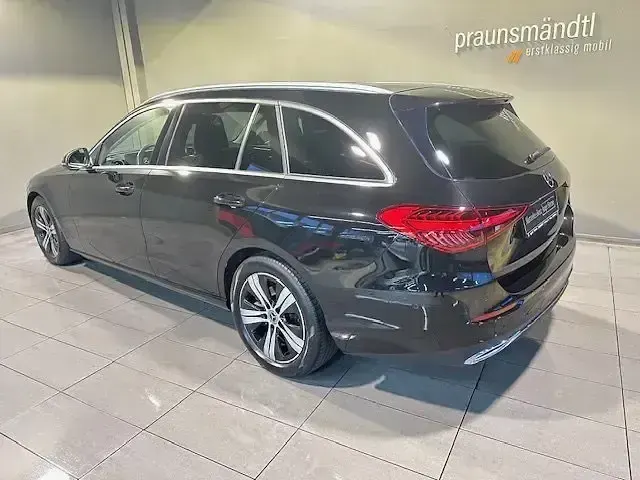 Gebraucht Mercedes C220 Avantgarde 200 PS (147 kW) 2022 Schwarz Limousine