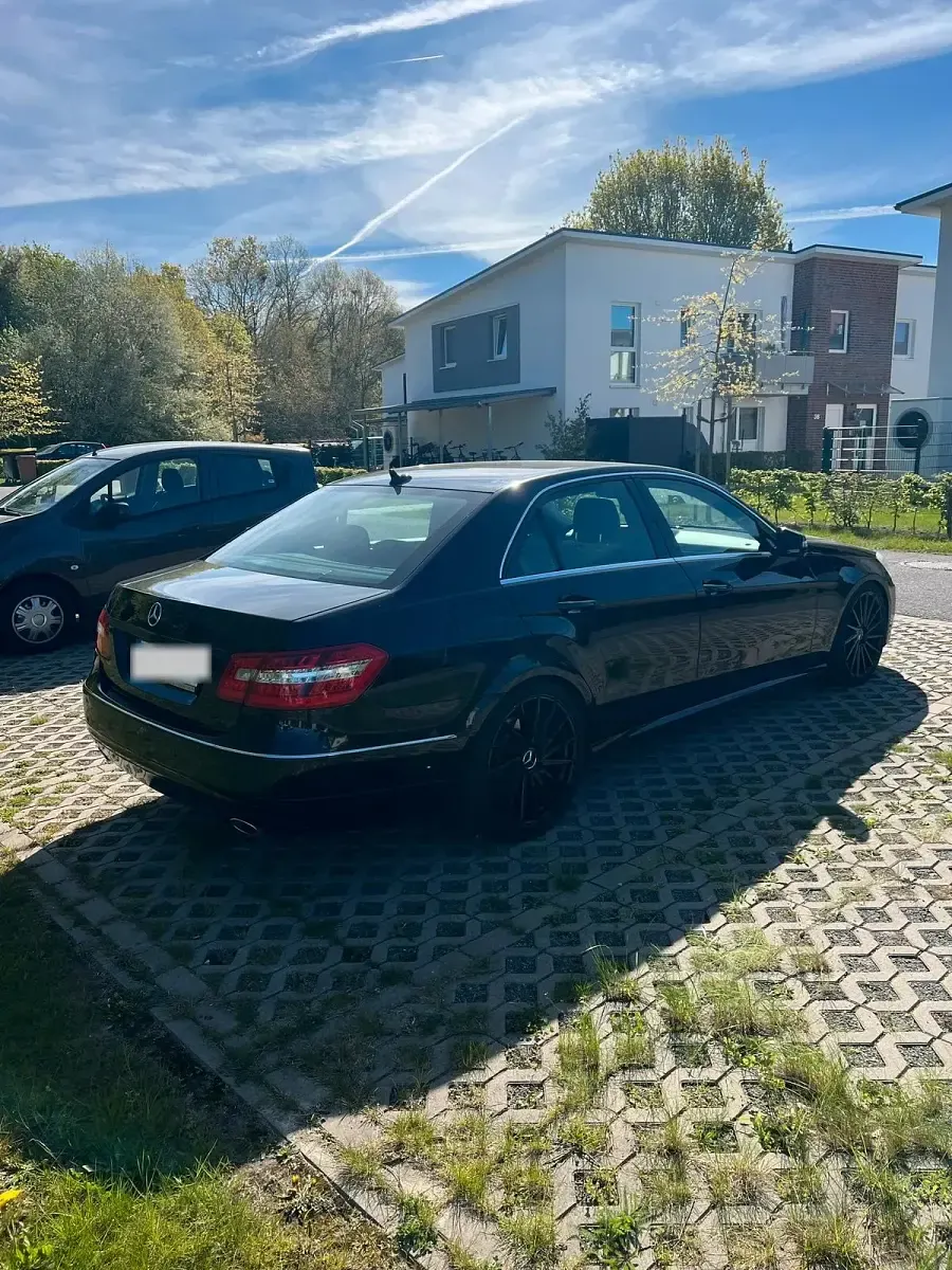 Gebraucht Mercedes E350 231 PS (169 kW) 2010 Schwarz Limousine