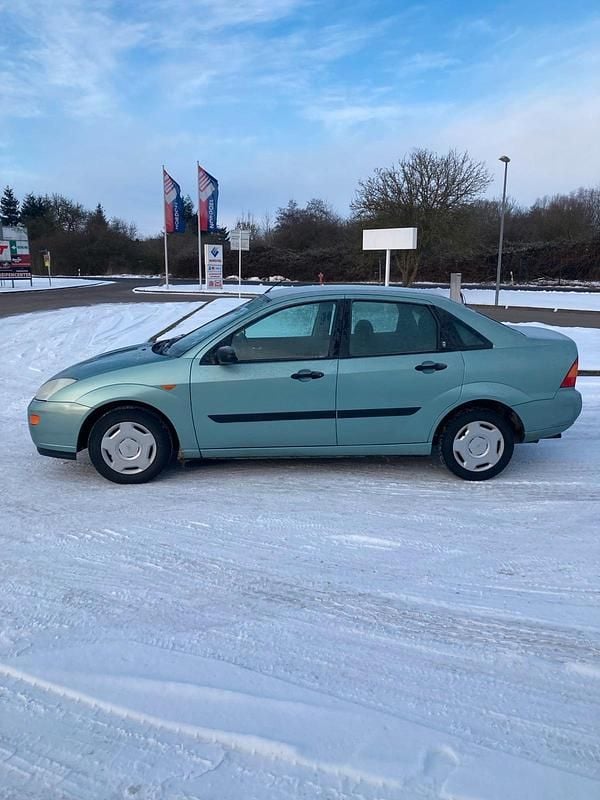 Gebraucht Ford Focus Ghia 101 PS (74 kW) 1999 Grün Limousine