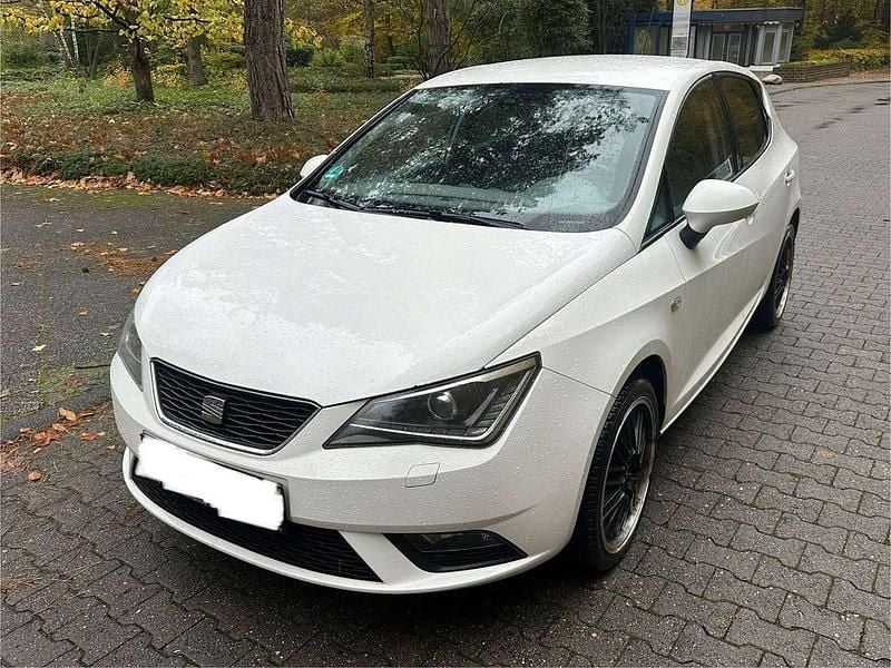 "candy" weiss Gebraucht 2013 Seat Ibiza Style Kleinwagen | 3.500 € (Guter Preis) - Bild 1/4