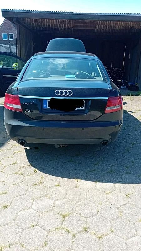 Schwarz Gebraucht 2004 Audi A6 Limousine | 2.100 € (Fairer Preis) - Bild 1/4
