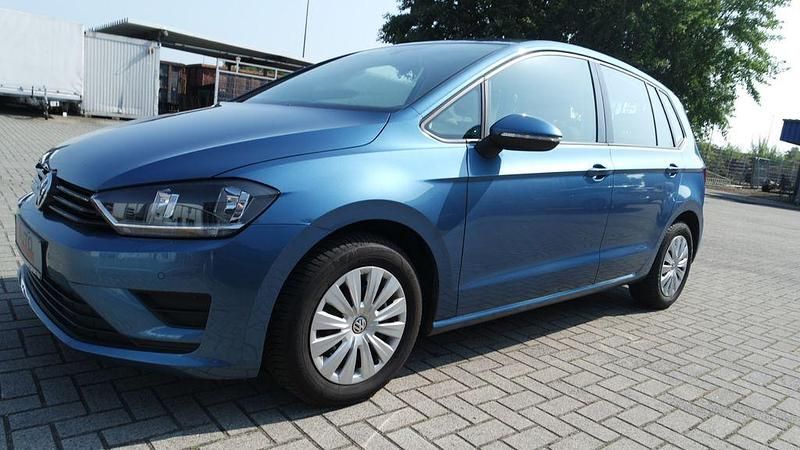 Blau Gebraucht 2015 VW Golf VII Trendline Limousine | 11.250 € (Fairer Preis) - Bild 1/4