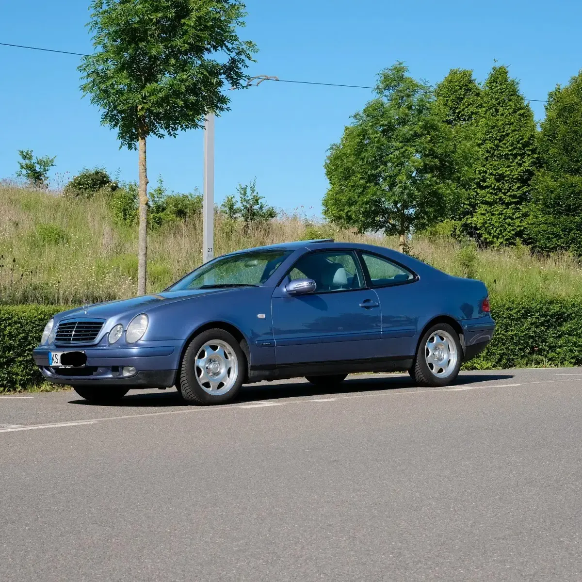 Gebraucht Mercedes CLK230 193 PS (141 kW) 1999 Blau Coupé