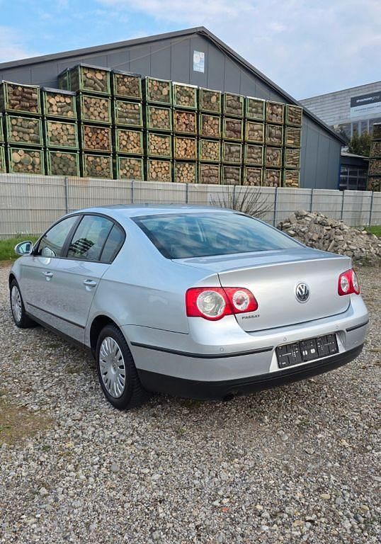 Gebraucht VW Passat 116 PS (85 kW) 2007 Silber Limousine