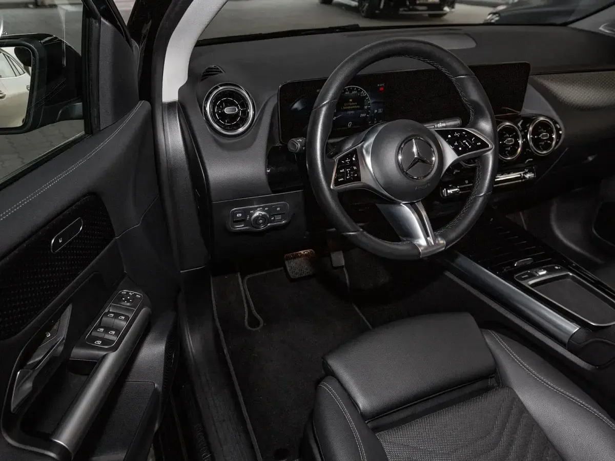 Gebraucht Mercedes B220 Progressive 190 PS (139 kW) 2023 Unilack nachtschwarz Van / Kleinbus