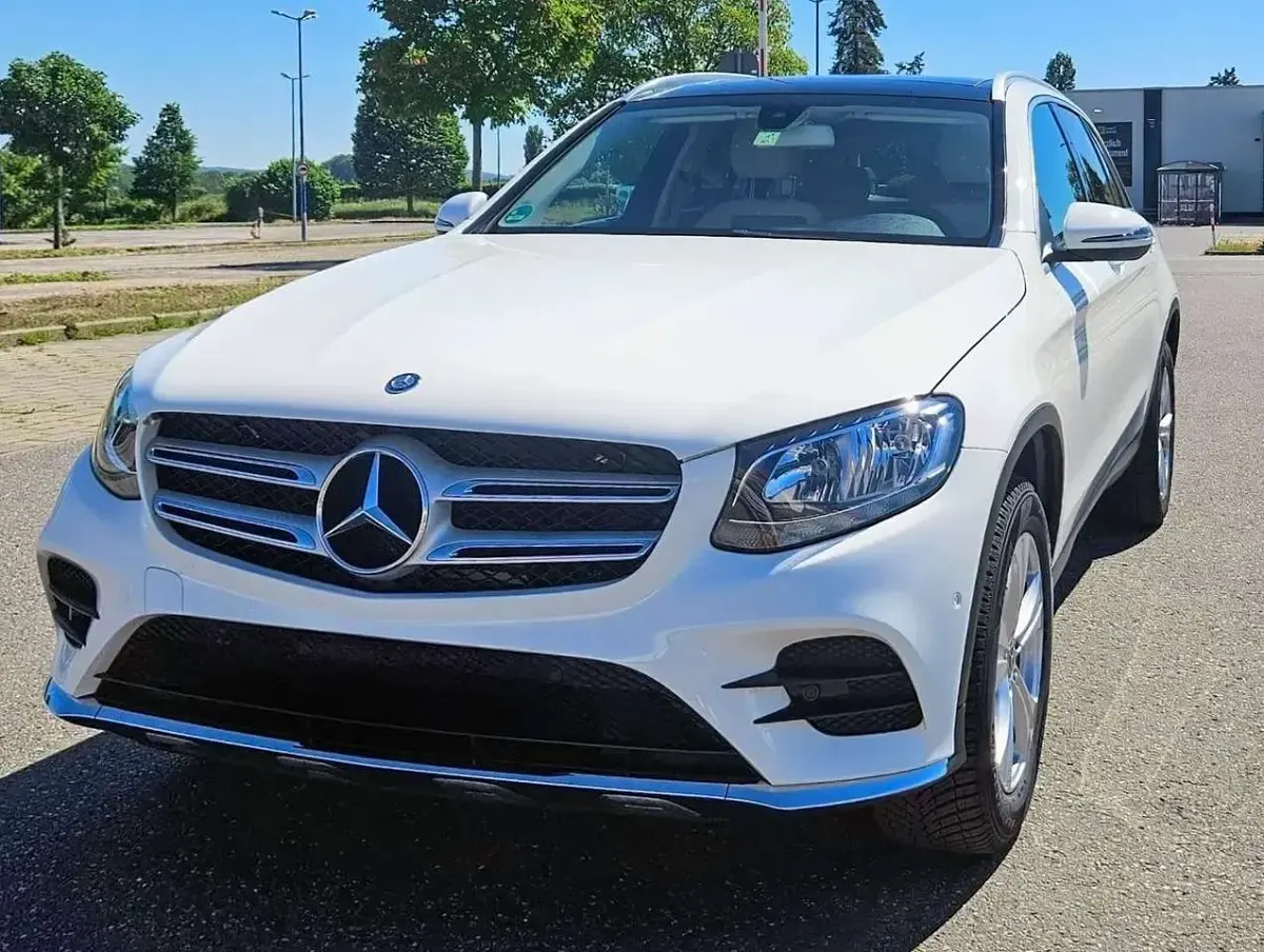 Gebraucht Mercedes GLC300 Exclusive 245 PS (180 kW) 2017 Weiß SUV