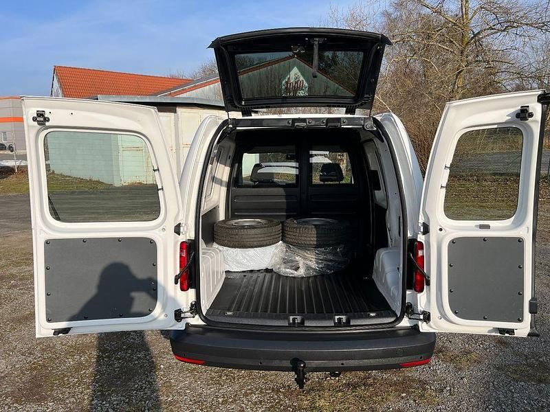 Gebraucht VW Caddy 102 PS (75 kW) 2019 Weiß Van / Kleinbus