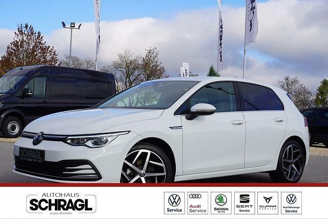 Pure white Gebraucht 2024 VW Golf VIII Style Limousine | 30.890 € (Fairer Preis) - Bild 1/2