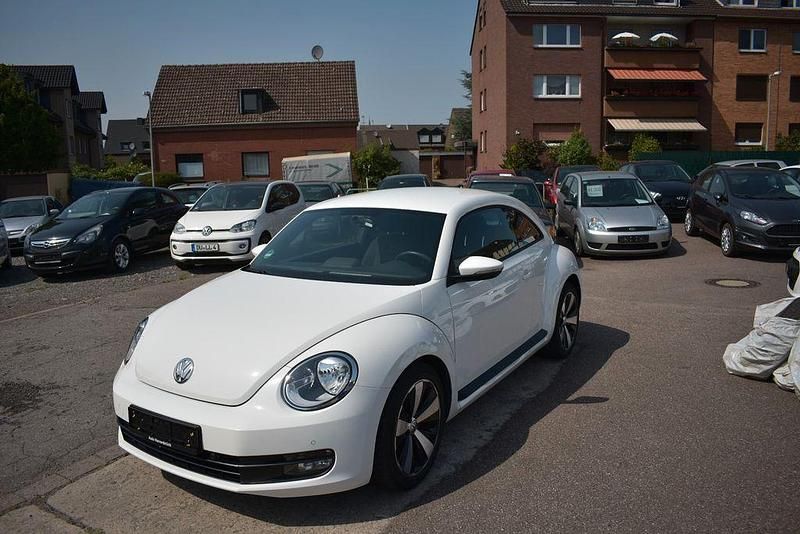 Weiß Gebraucht 2013 VW Beetle Basis Limousine | 12.580 € (Fairer Preis) - Bild 1/4