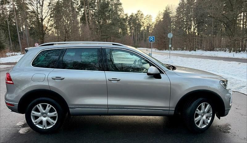 Gebraucht VW Touareg 262 PS (192 kW) 2015 Andere farben SUV
