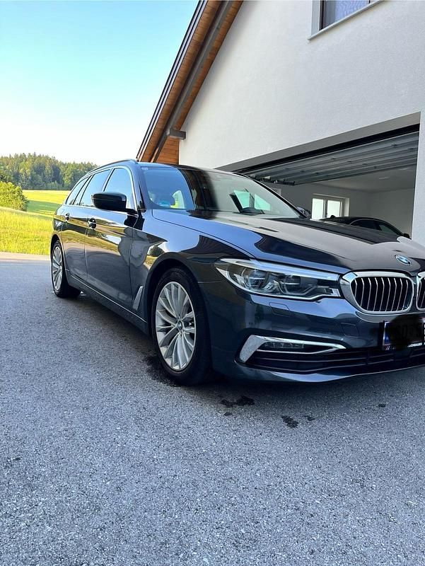 Schwarz Gebraucht 2018 BMW 530 Luxury Line Kombi | 21.500 € (Superpreis) - Bild 1/4