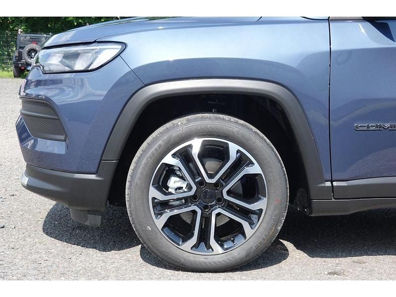 Neu Jeep Compass Altitude 131 PS (96 kW) 2025 Blau SUV