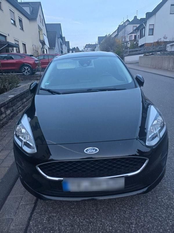 Gebraucht Ford Fiesta Cool & Connect 71 PS (52 kW) 2017 Schwarz Kleinwagen