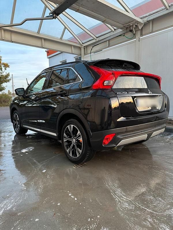 Schwarz Gebraucht 2020 Mitsubishi Eclipse Cross SUV | 20.000 € (Fairer Preis) - Bild 1/4