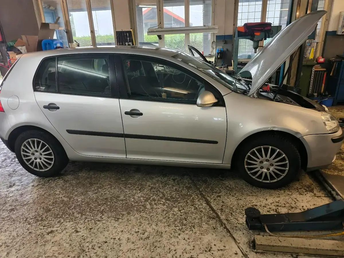 Gebraucht VW Golf IV 75 PS (55 kW) 2004 Silber Limousine