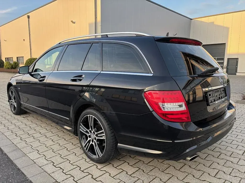Gebraucht Mercedes C180 AMG 156 PS (114 kW) 2014 Schwarz Kombi