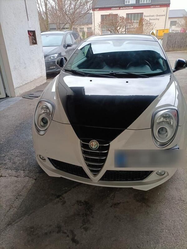 Weiß Gebraucht 2011 Alfa Romeo MiTo Turismo Kleinwagen | 6.200 € (Fairer Preis) - Bild 1/4